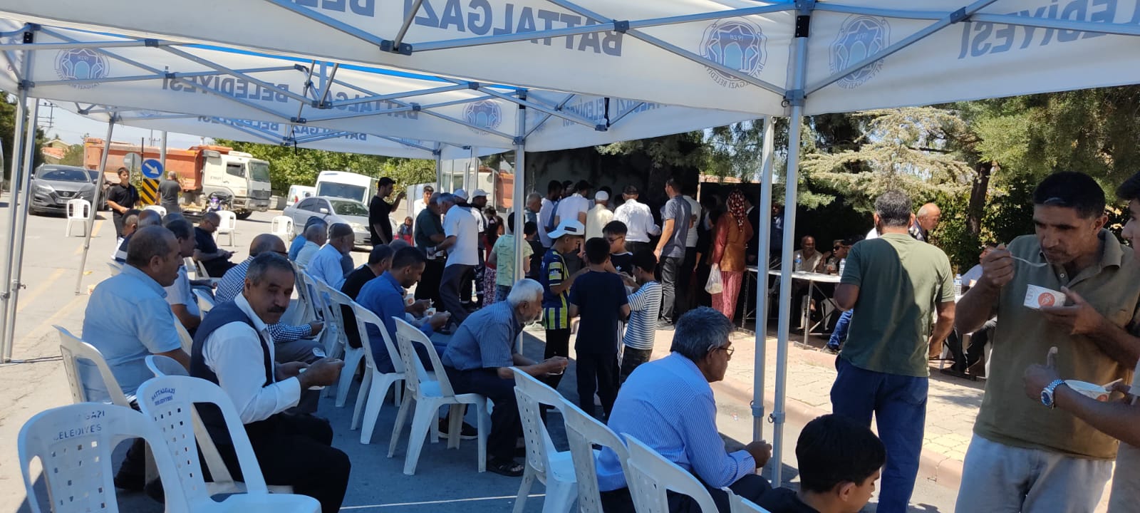 Cuma Namazı Sonrası Aşure İkramında Bulunduk